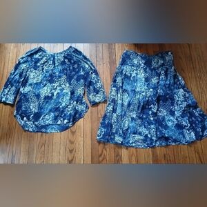 Chaps - Women's 2pc Lightweight Blue and White Skirt Set. Size XL